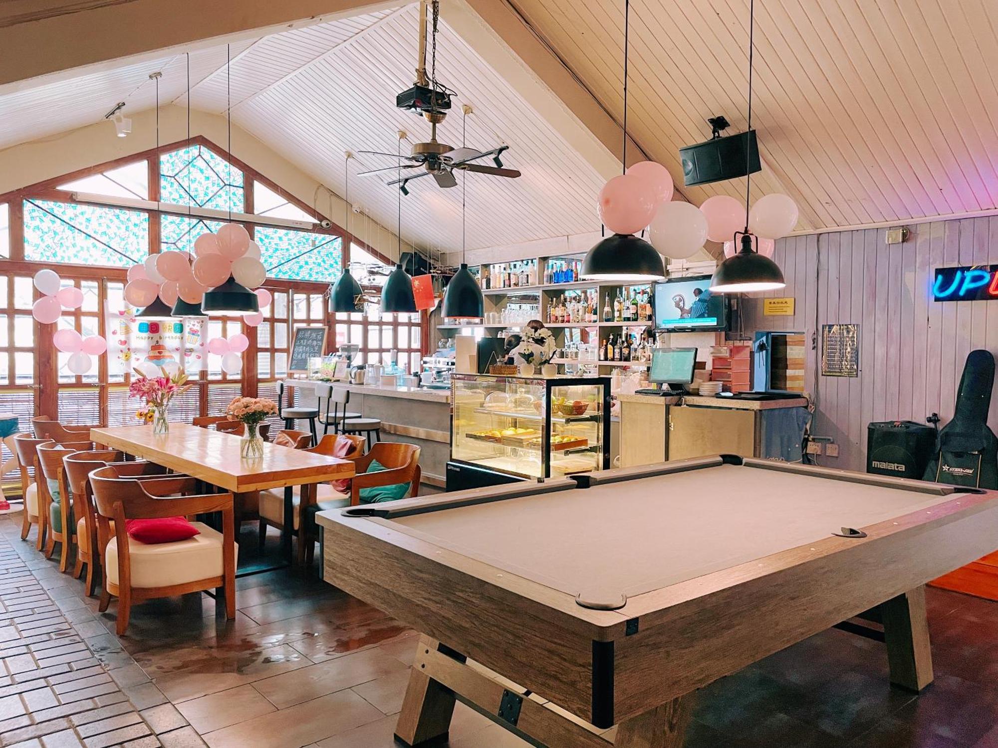 Kunming Upland International Youth Hostel Near The City Center ,2 Mins Walk To The Subway, 2 Mins Walk To The Green Lake, Close To Yuan Tong Temple, Old Street, Yunnan University, English-Speaking Service Convenient Payment And Visa Cards Are Accepte Buitenkant foto