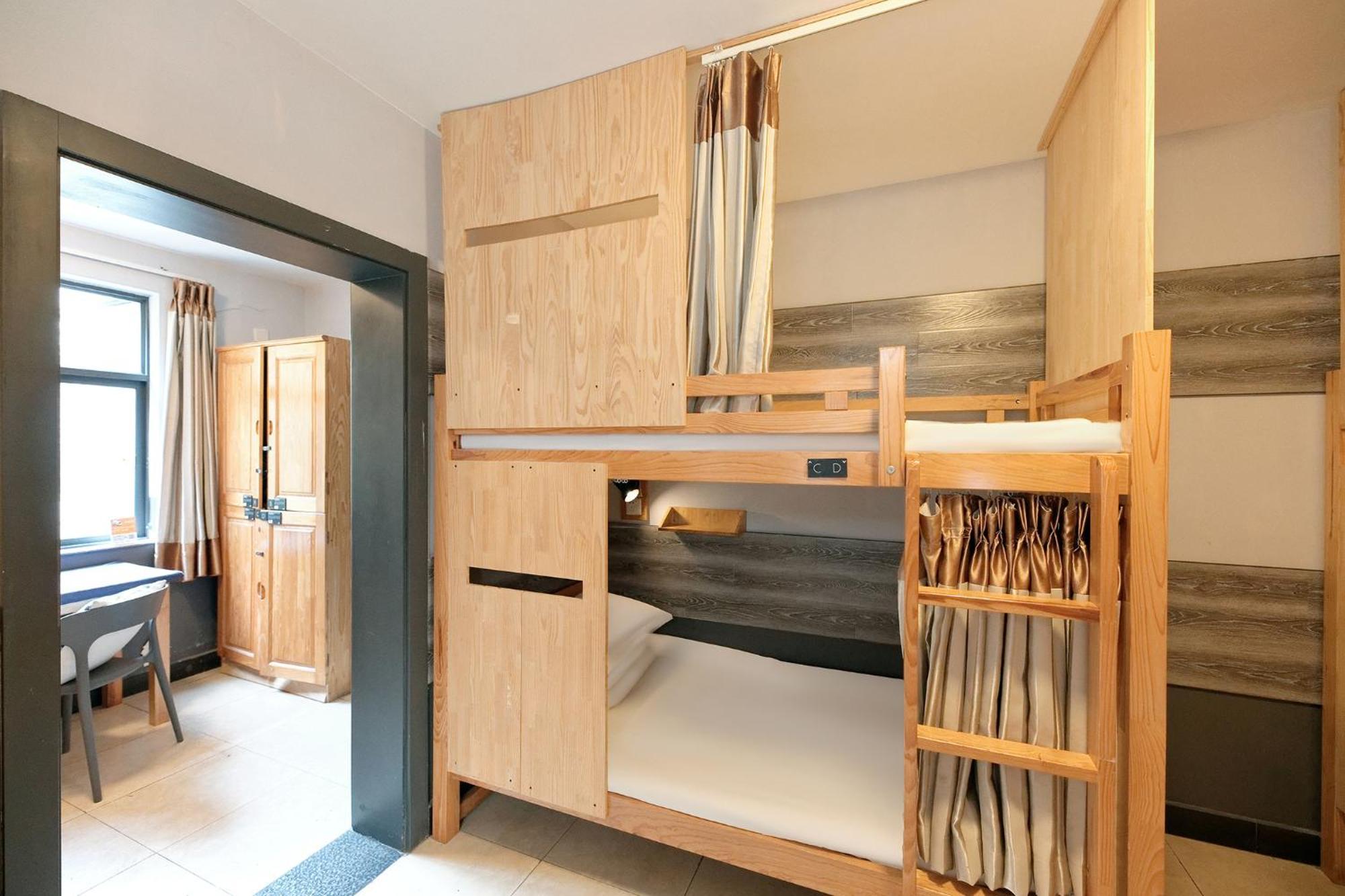 Kunming Upland International Youth Hostel Near The City Center ,2 Mins Walk To The Subway, 2 Mins Walk To The Green Lake, Close To Yuan Tong Temple, Old Street, Yunnan University, English-Speaking Service Convenient Payment And Visa Cards Are Accepte Buitenkant foto